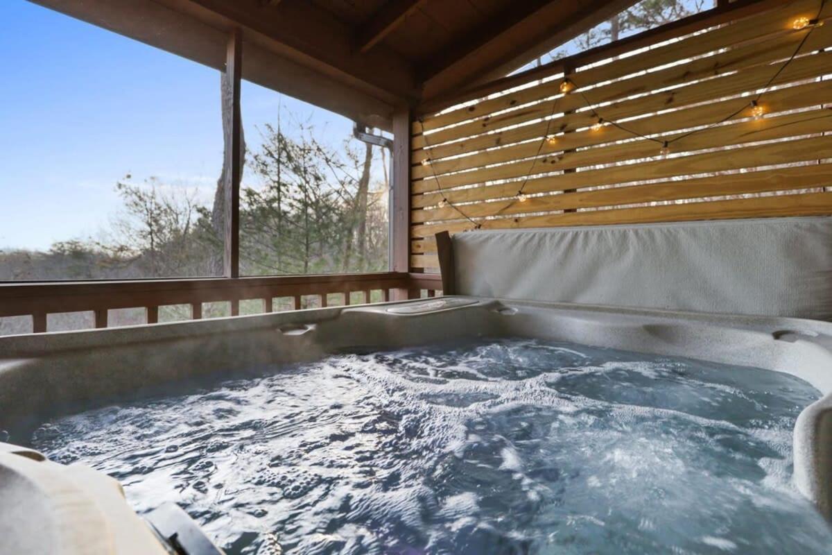 Mountain Views Hot Tub Firepit Close To Town 블루리지 외부 사진
