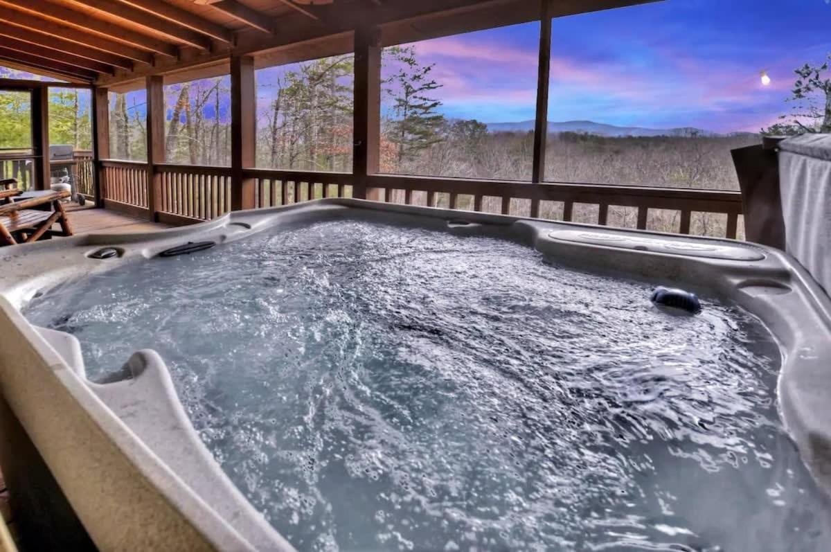 Mountain Views Hot Tub Firepit Close To Town 블루리지 외부 사진